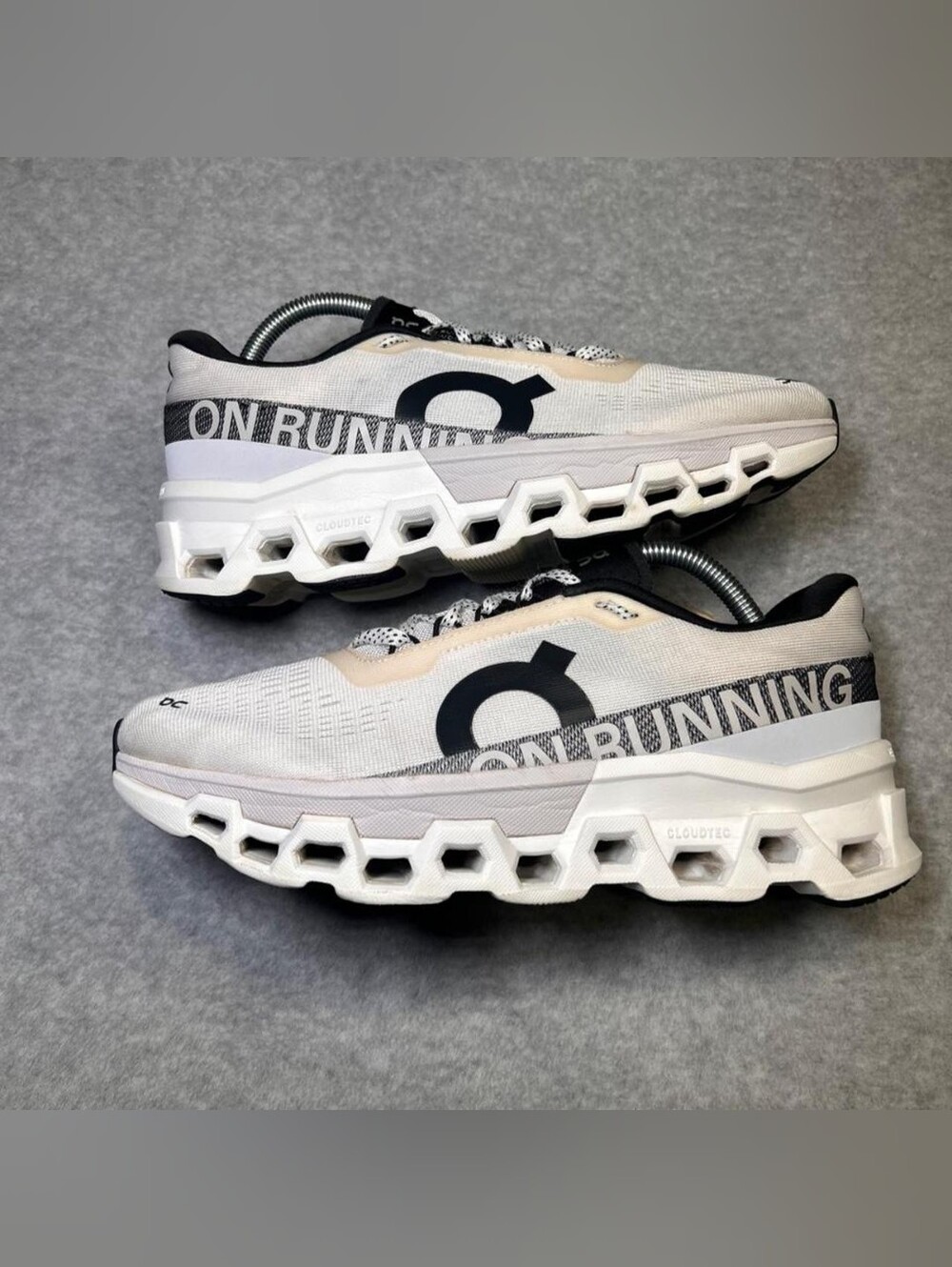 On Cloud Women’s Cloudmonster Athletic Shoe Sneakers, undyed creek- size 9.5